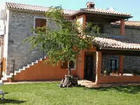 Authentic Istrian Holiday Home for Unforgettable Stays Hotels in Vodnjan