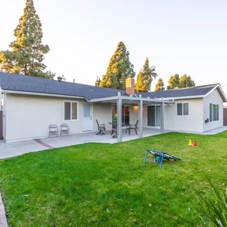 @ Marbella Lane - Charming 4BR Bungalo for Relaxing Retreat