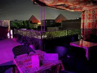 Jana Pyramids View Inn