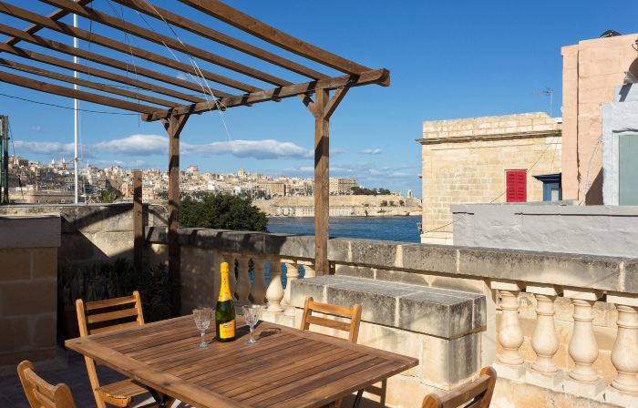 Traditional Maltese Townhouse, Roof Terrace and Views