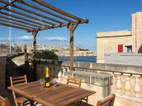 Traditional Maltese Townhouse, Roof Terrace and Views Hotels in Senglea