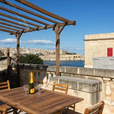 Traditional Maltese Townhouse, Roof Terrace and Views Hotels in Senglea