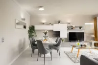 LAGOS TERRACE WITH POOL by HOMING Hotel di Bensafrim