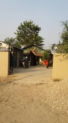 Sauraha Boutique Resort Hotels near Chitwan Jungle Safari