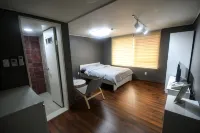 Bluehum Guest House - Pensions
