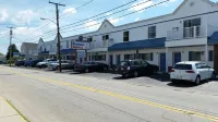Seabreeze Motel - Motels