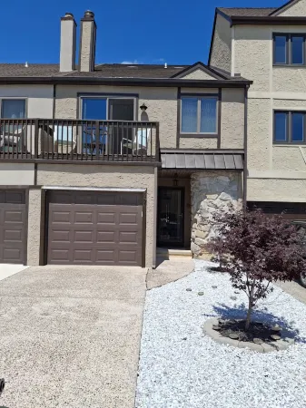 nestled against the dunes, south end beach block on cul-de-sac Отели в г. Бригантин