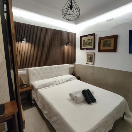 9 Private Rooms Отели рядом с достопримечательностью «Parc Dolores Ibárruri»