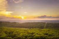 Mountain View Retreat - Soaking Tub, Spa, Scenic Deck Hotels in Hampshire County