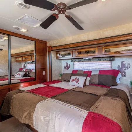 Starry Skies Glamping w/ EV Charger, Stargazing, Hiking