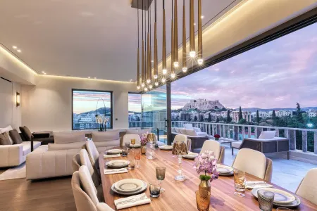 The One Acropolis Отели рядом с достопримечательностью «Монастырь Кесариани»