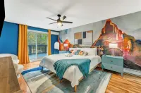 Poconos Play House! Hot Tub, Fire Pit, Jungle Gym, Game Rooms