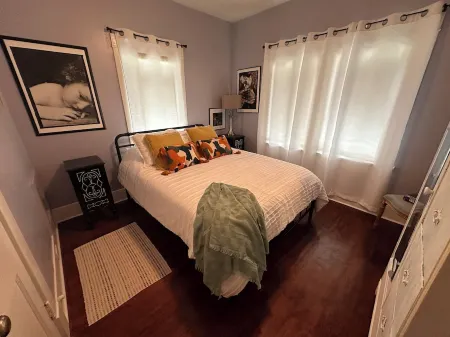 Charming, family-friendly house centrally located in the Garden District!