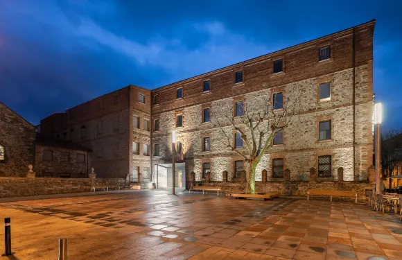 白銀之路SPA酒店