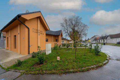 Pension Pannonia Hoteles en Parndorf