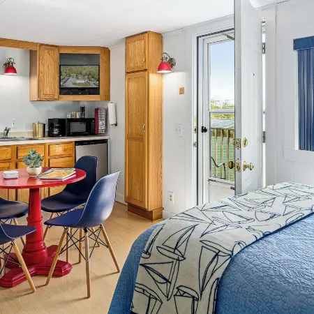 Seascape Motel & Cottages