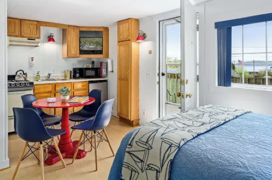 Seascape Motel & Cottages