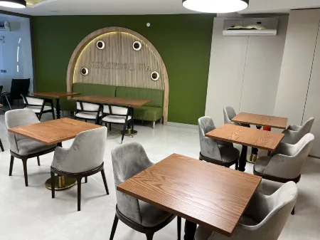 Sezer's Oliva Hotel Отели рядом с достопримечательностью «Александрия Троадская»