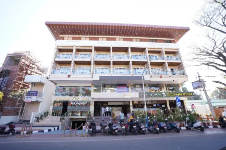 Pruthvi Paradise Отели в г. Тумкур