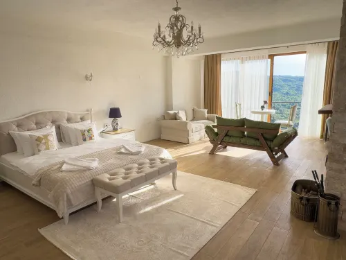 Bona Dea Butik Otel - غرفة مطلة على الجبل