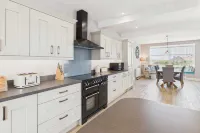 Host & Stay - Chirnells