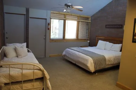 Cozy Mountain Retreat: Condo Just Minutes from Park City Mountain Resort