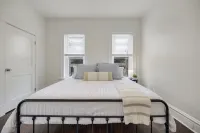 Walking distance to Historic Main Street, St. Charles, MO Hotels in 