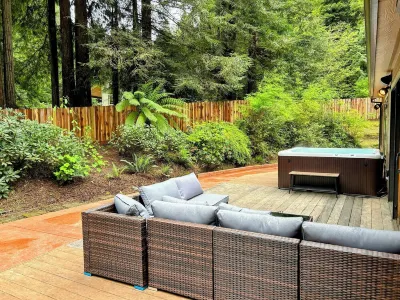 Arcata Forest Hideaway Hotels near Powers Creek