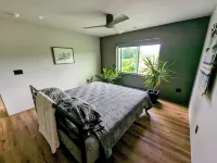 Contemporary 2-bedroom Bungalow with Sunsets, Wildlife, Southwestern Gardens
