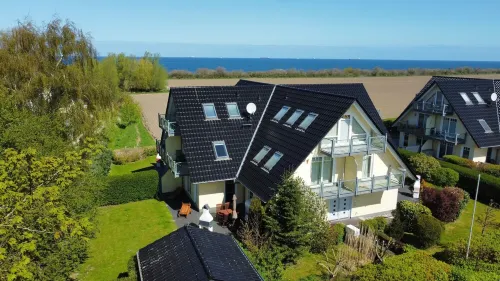 Large garden near the beach Hotels in Nienhagen