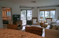 Ocean Breeze Villa - Beautiful Ocean Views!