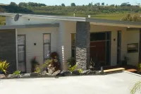 Waterviews and relaxation Hotel a Haruru