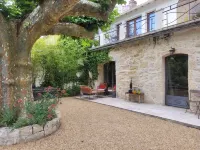 Vacation home with pool Hotels in Beaucaire