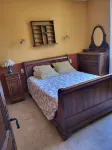 Air-conditioned villa with pool and fence