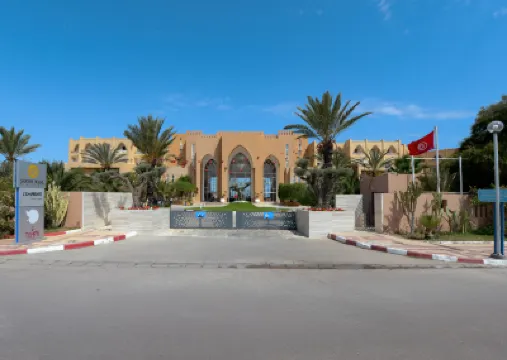 에덴 클럽 스카네스  호텔