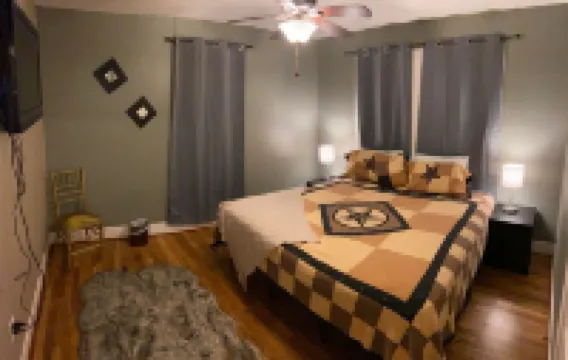 Cozy Downtown Home