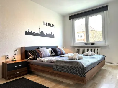 "IDEAL" - Berlin for Two Hotels in Tempelhof