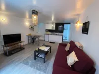Appartement Duplex Dans le Cotentin Basilique Sainte-Trinité 주변 호텔
