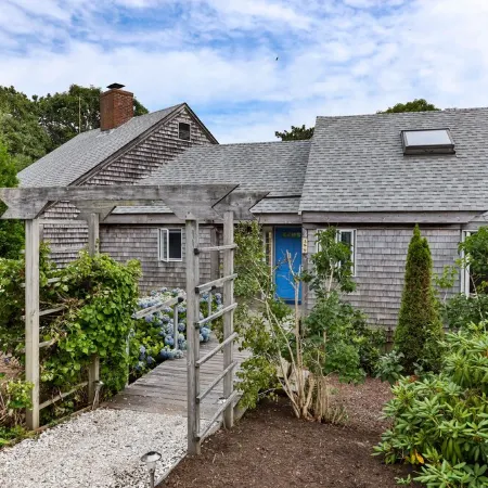Spacious Home on the Loop in Chatham