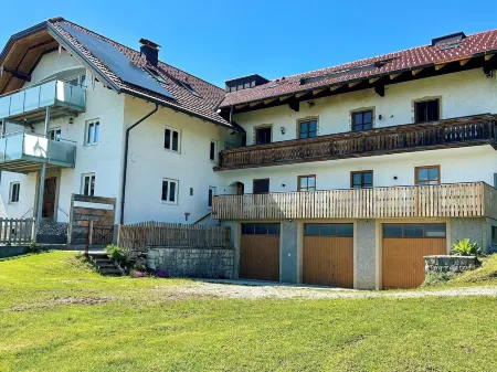 Gästehaus "seeblick" Helle Terrassenwohnung am Wallersee v. den Toren Salzburgs