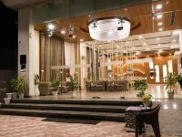 Hhw Buddha Lineage Hotels near Thai Temple