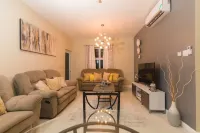 Luxurious 2 bed 2 bath in Kingston city center