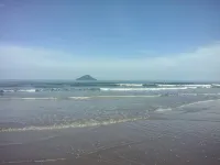 Beach house in condom. gated, 2 suites, air conditioning, churr., 2 pools. 주케이 호텔