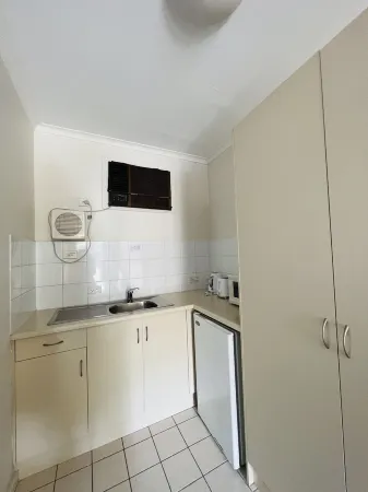 1 BR apartmen at Glenelg Moseley