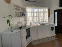 La Casita!Beautiful Caribbean Private Octagon Studio Bungalow.5 mins from Beach!