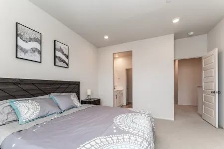 Brand New 3b3b Condo in the heart of West Covina Отели рядом с достопримечательностью «Библиотека Уэст-Ковина»