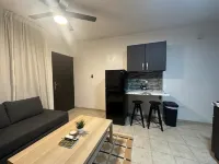 Brisas del Mar - Oceanfront Condo! ボケロンのホテル
