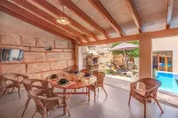 Can Vall, Prima for 2 families with children Hotels in Petra