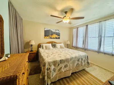 Purple Sunset - Walk to Malecon & Beaches Hotels near Bahía Bioluminiscente