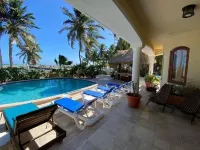7 Bedroom Oceanfront Beach Villa with Private Pool - วิลล่า